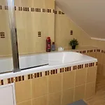 7 People - 1 Price - Cozy Attic Apartment Prešov