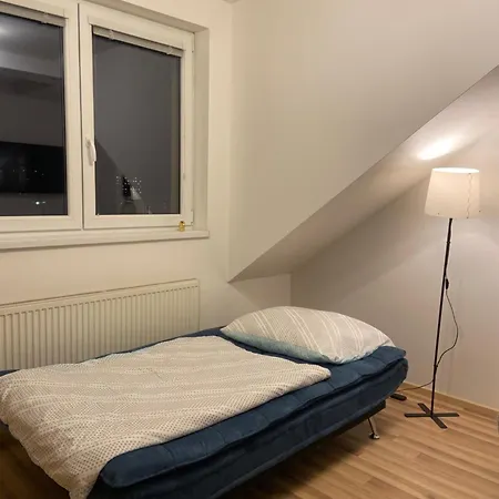 7 People - 1 Price - Cozy Attic Lejlighed *
