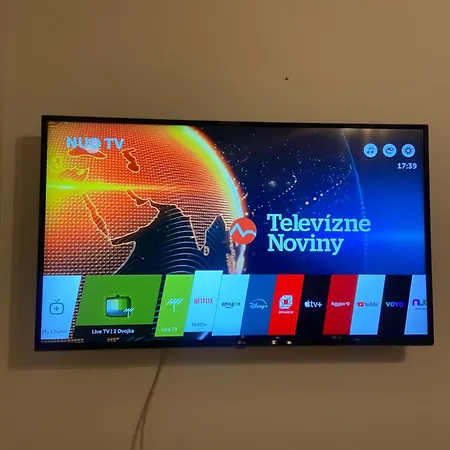 Apartment 7 People - 1 Price - Cozy Attic Prešov