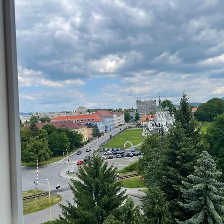 7 People - 1 Price - Cozy Attic Apartment Prešov