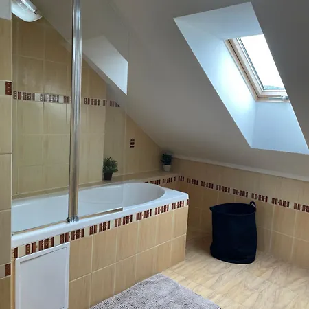 7 People - 1 Price - Cozy Attic Apartment Prešov